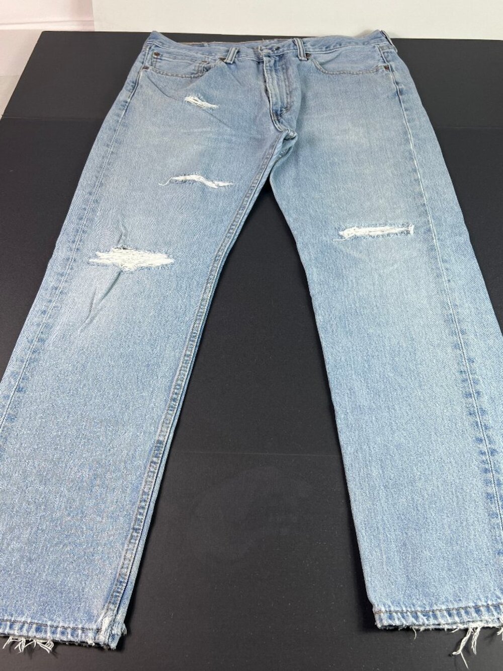 Levi's Jeans Mens 36x30* 505 Straight Light Blue Thrashed Cotton Denim Tag 36x32